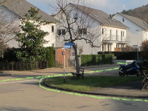 Blick vom Edeka-Parkplatz zur Schlo�bachstra�e